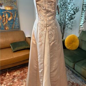 Jessica McClintock Cream Tan Sleeveless Wedding Gown